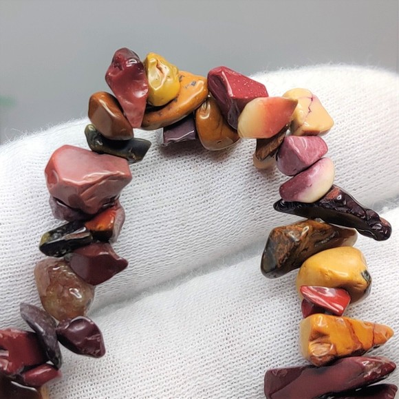 Mookaite Stretch Bracelet 5-8mm chip natural stone includes felt pouch-CB05 - Picture 4 of 10
